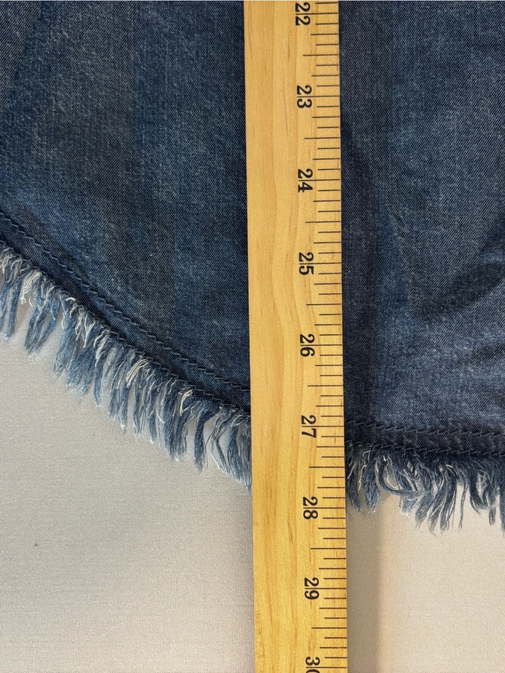 Rock & Republic Lyocell Chambray Shirt M Acid Wash Raw Frayed Hem Button Down - Picture 12 of 13